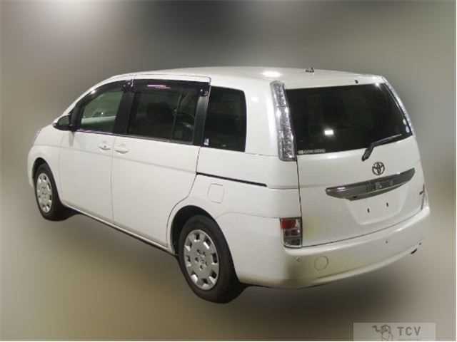 2015 Toyota Isis