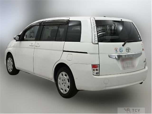2015 Toyota Isis