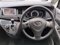 2009 Toyota Isis