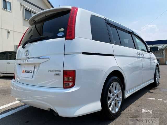 2011 Toyota Isis