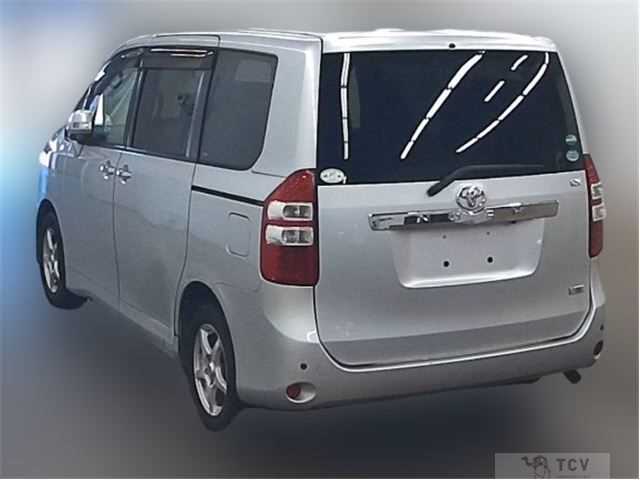 2012 Toyota Noah