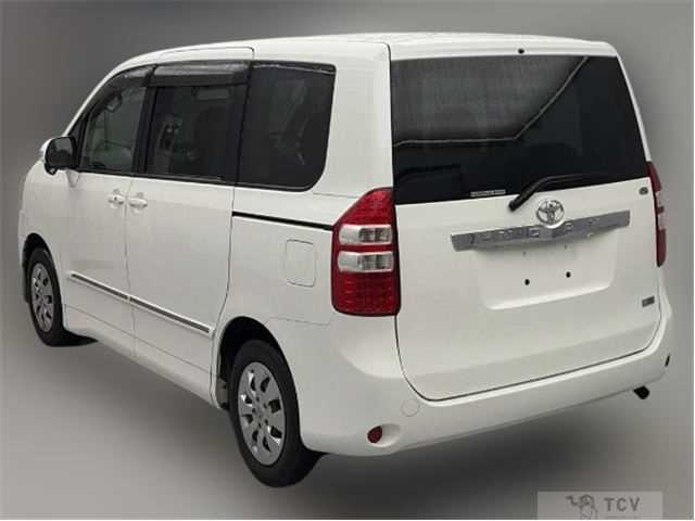 2013 Toyota Noah