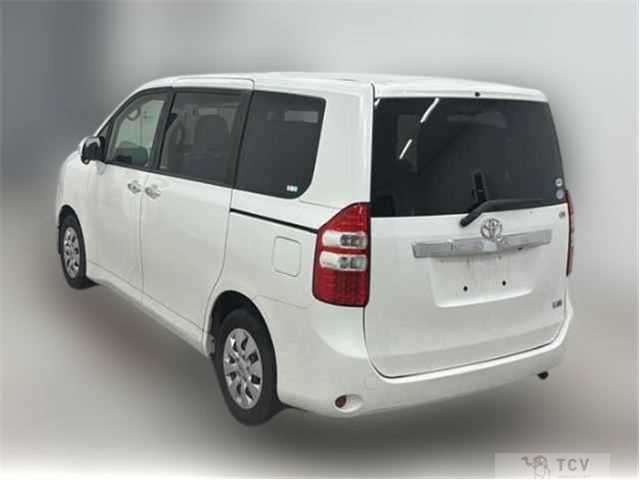 2012 Toyota Noah
