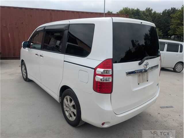 2012 Toyota Noah