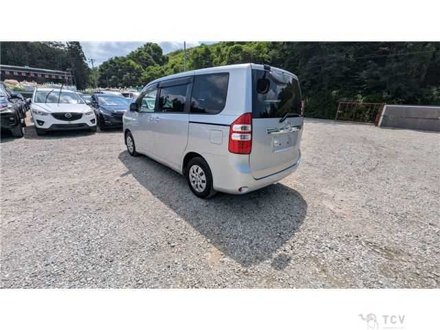 2013 Toyota Noah