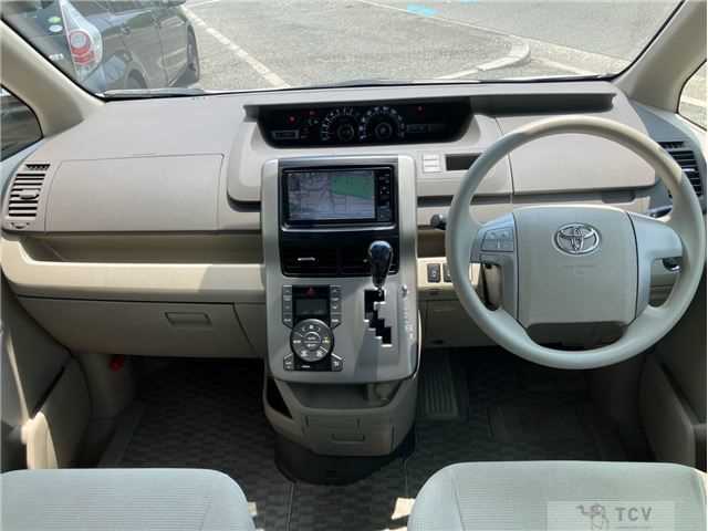 2010 Toyota Noah