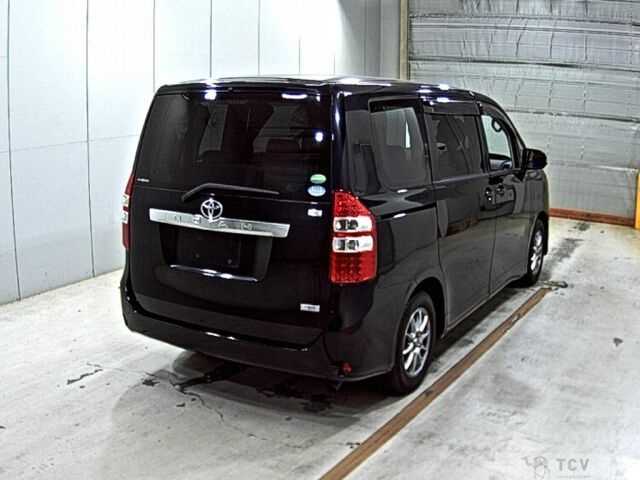 2013 Toyota Noah