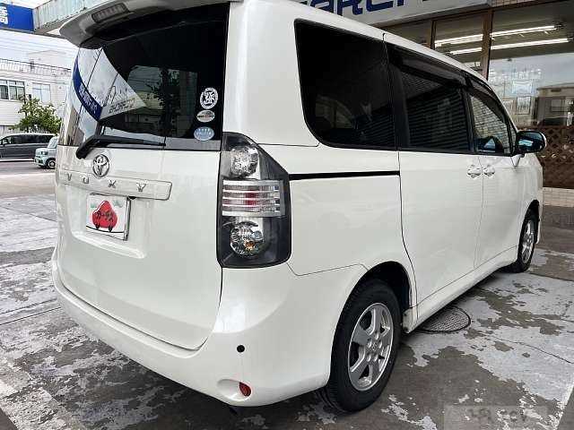 2009 Toyota Voxy