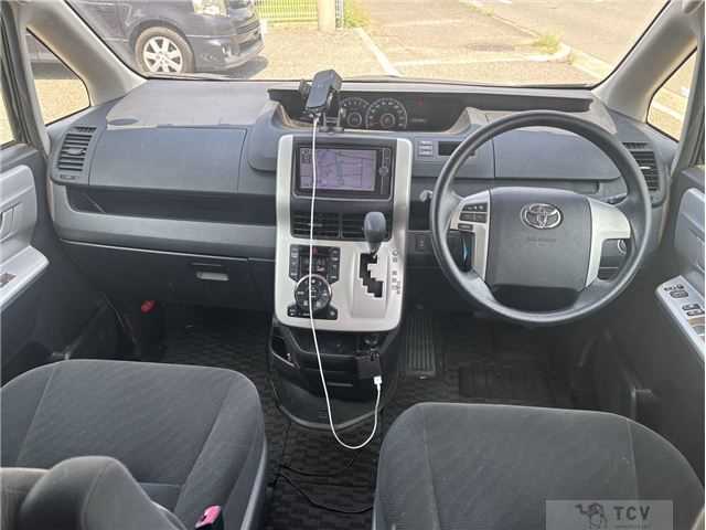 2013 Toyota Noah