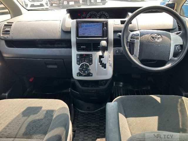 2013 Toyota Noah