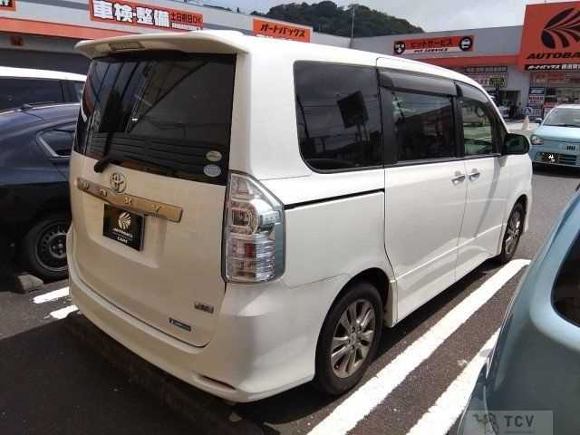 2011 Toyota Voxy