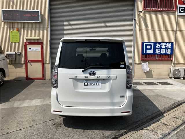2007 Toyota Voxy