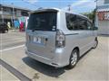 2007 Toyota Voxy