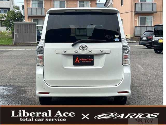 2013 Toyota Voxy