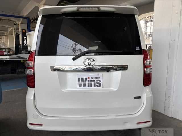 2013 Toyota Voxy