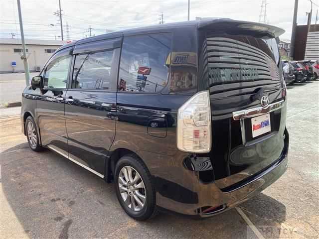 2012 Toyota Voxy