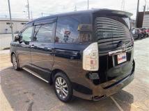2012 Toyota Voxy