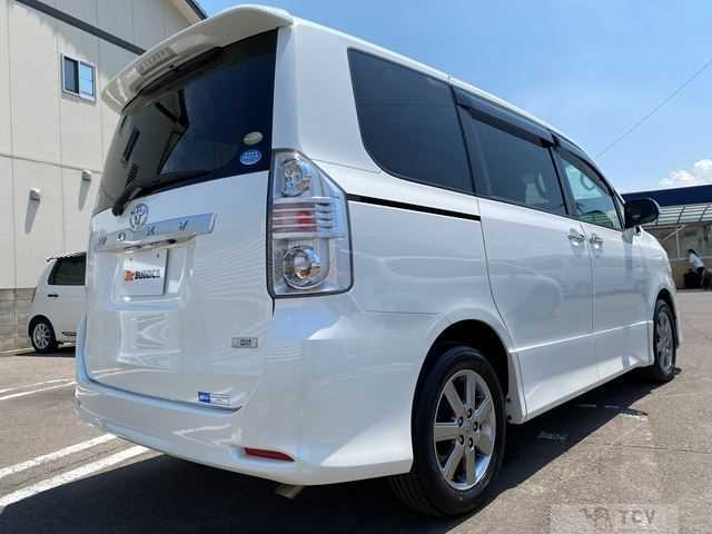 2009 Toyota Voxy