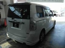 2013 Toyota Voxy
