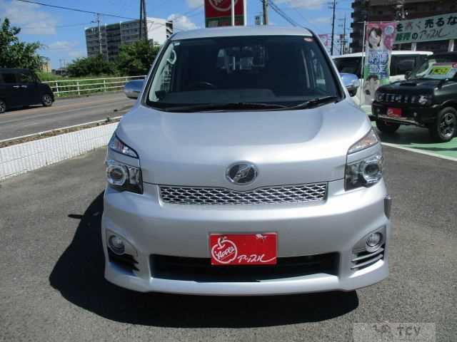 2010 Toyota Voxy