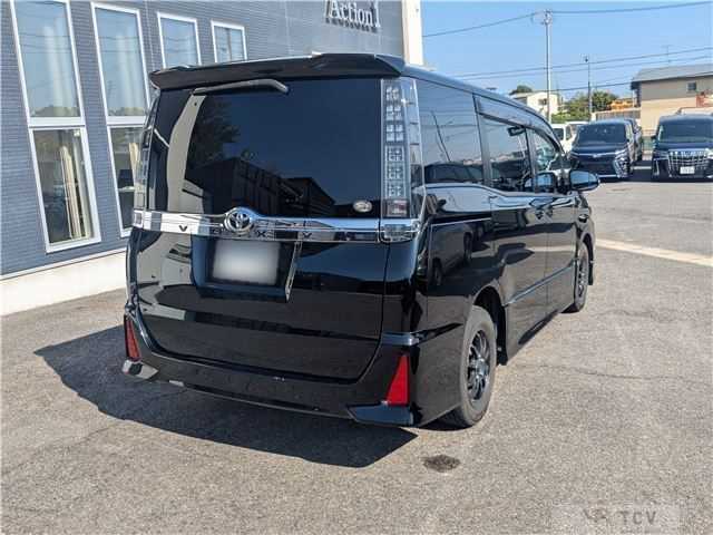 2014 Toyota Voxy