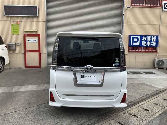 2014 Toyota Voxy