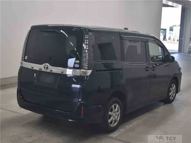2014 Toyota Voxy