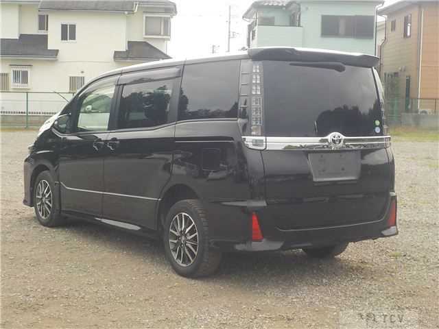 2014 Toyota Voxy