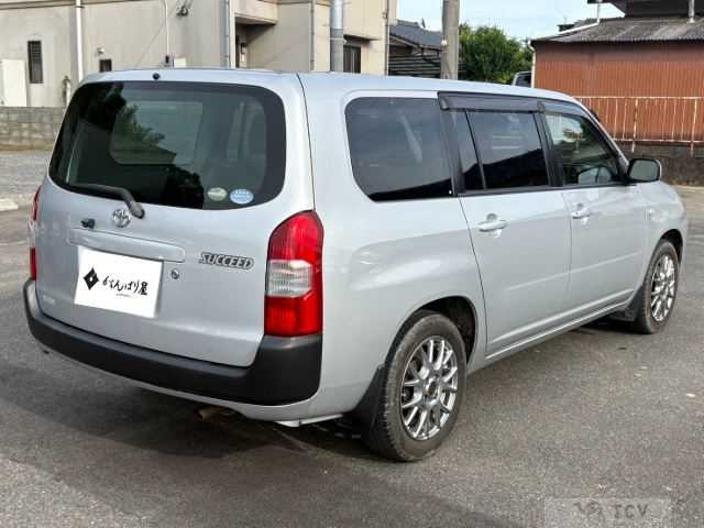 2016 Toyota Succeed Van