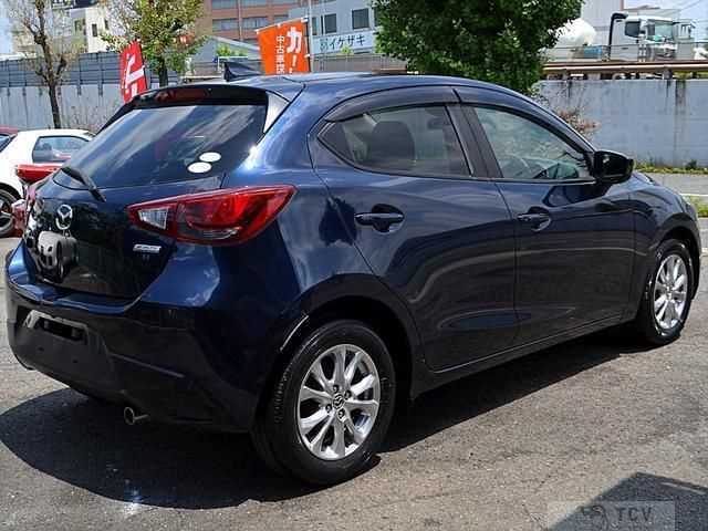2016 Mazda Demio