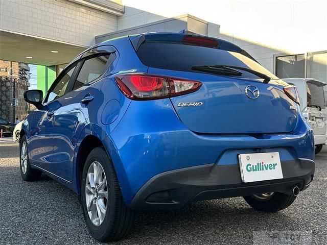 2017 Mazda Demio