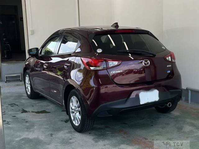 2017 Mazda Demio