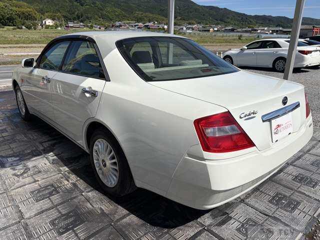2001 Nissan Cedric