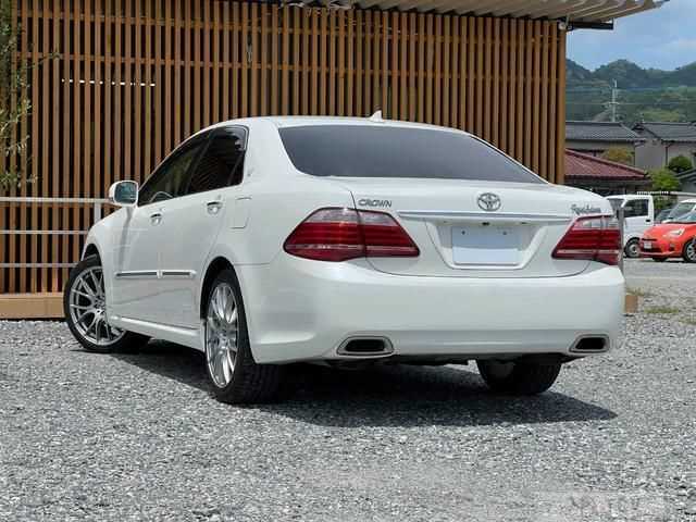 2011 Toyota Crown