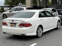 2011 Toyota Crown Hybrid