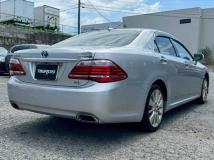 2010 Toyota Crown Hybrid