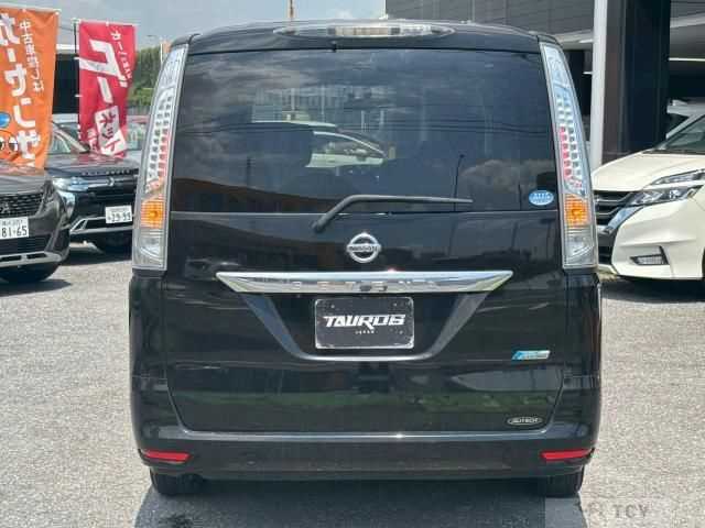 2013 Nissan Serena