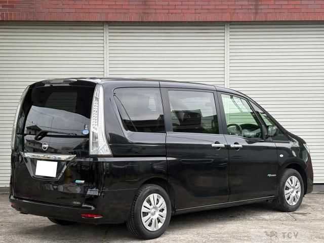 2013 Nissan Serena