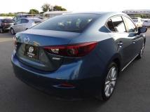 2017 Mazda Axela