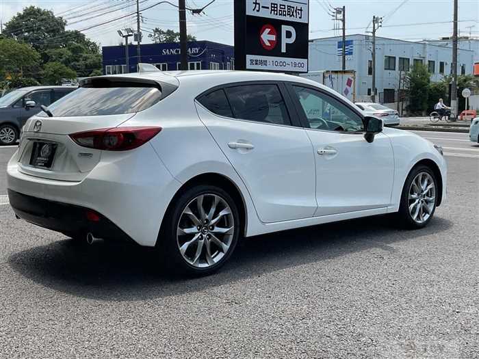 2014 Mazda Axela Sport
