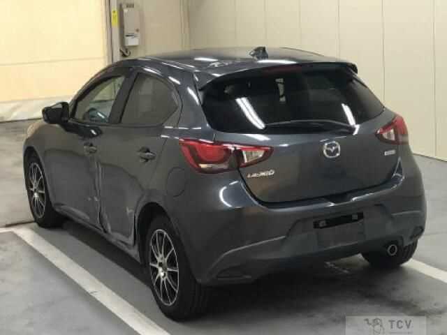 2016 Mazda Demio