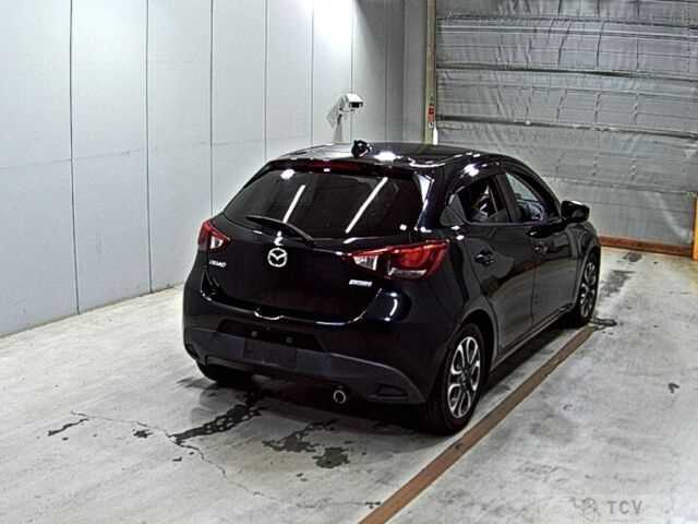 2016 Mazda Demio