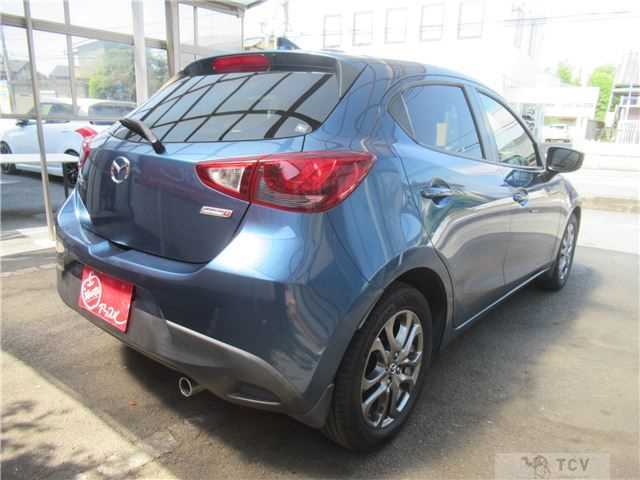 2017 Mazda Demio