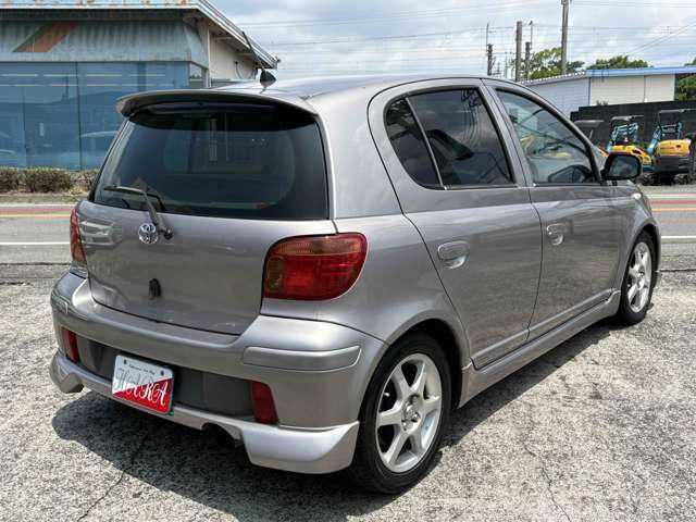 2003 Toyota Vitz