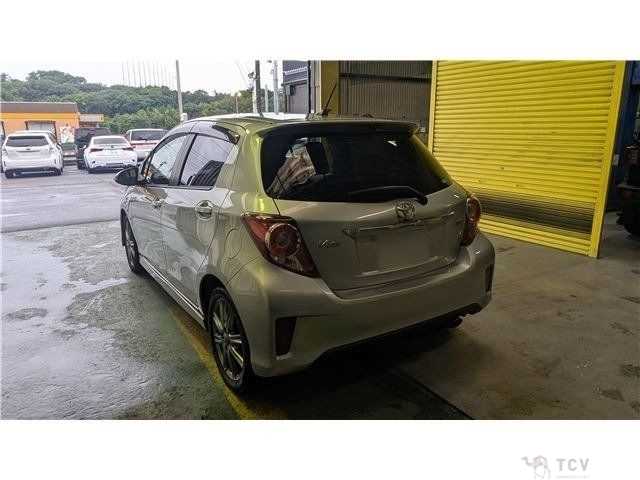 2011 Toyota Vitz
