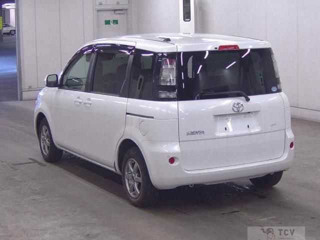 2011 Toyota Sienta
