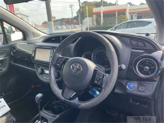 2017 Toyota Vitz