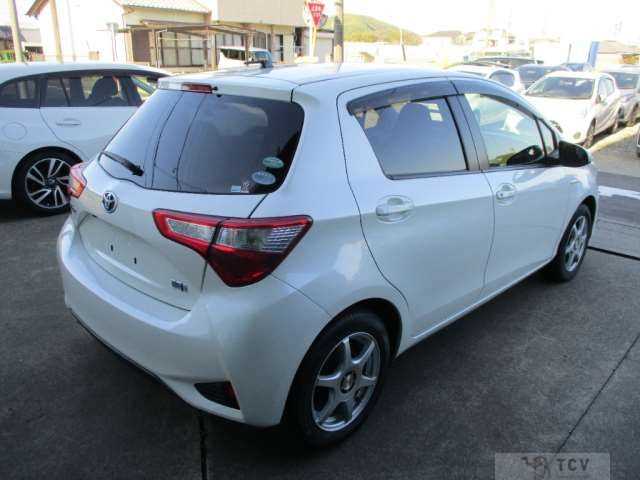 2017 Toyota Vitz