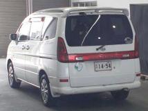 2001 Nissan Serena