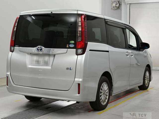 2014 Toyota Noah